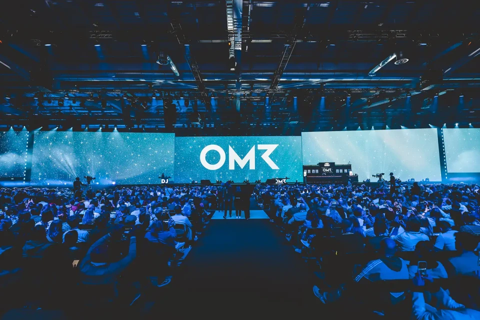 06_Conference_Stage_OMR23__Bild_Credit__OMR__Web-db1c877e90ce576e.webp